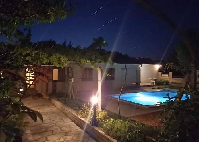 Family House Heated Pool *